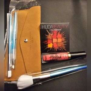 Huda Beauty Coral Obsessions Eyeshadow Palette & Too Faced Melted LATEX